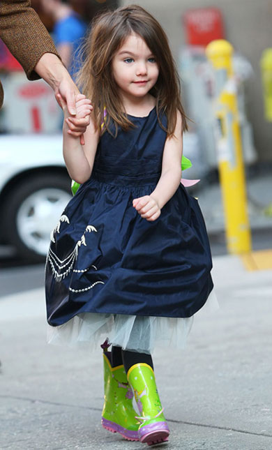 tom cruise dressess. Suri Cruise