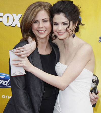 Selena Gomez    on Selena Gomez S Mom Mandy Had Miscarriage   Celebrities