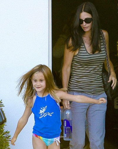 Courteney Cox and Coco Arquette with new hairdo