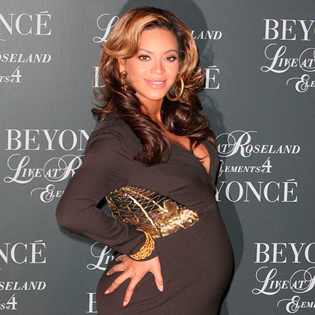 Beyonce Showing a Pregnant Belly