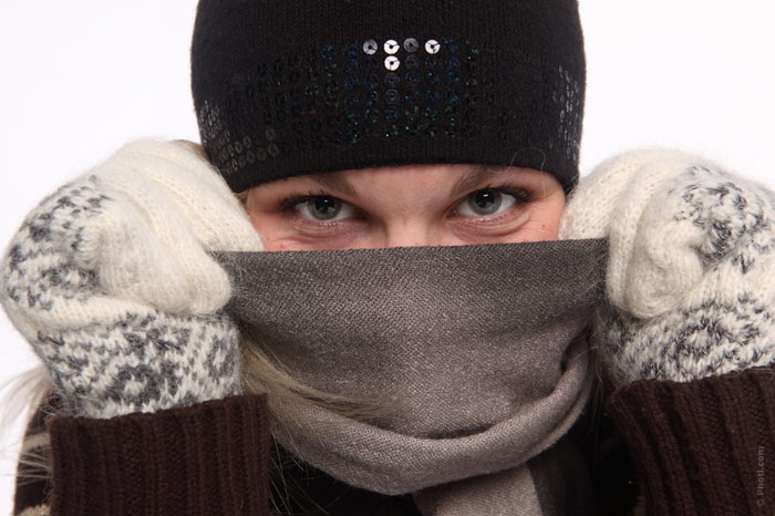 700-winter-illl-sick-disease--warm-clothes=cold-flu-runny-nose