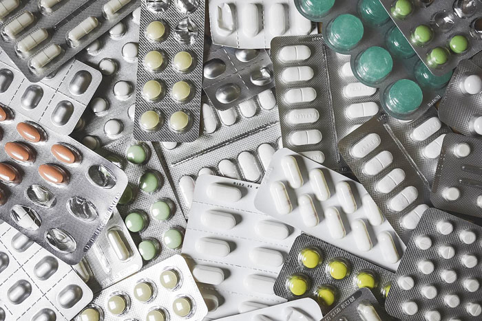pills-health-tablets-medicaments-ill-sick-doctor-hospital